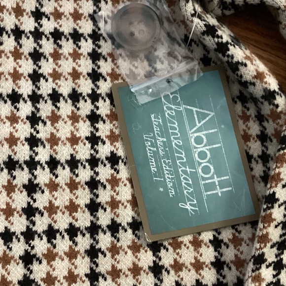 Abbott Elementary Black & Tan Houndstooth Blazer Style Cardigan  Size 2X - Picture 5 of 7